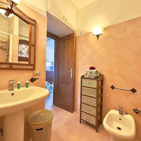 公寓 Mono 4 Pax - Terrazza - Piscina & Parcheggio