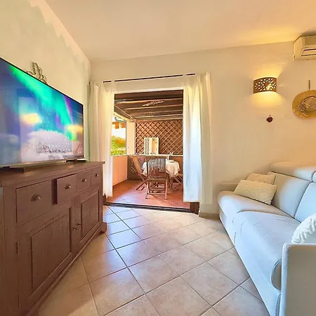 公寓 Mono 4 Pax - Terrazza - Piscina & Parcheggio 巴哈撒丁岛